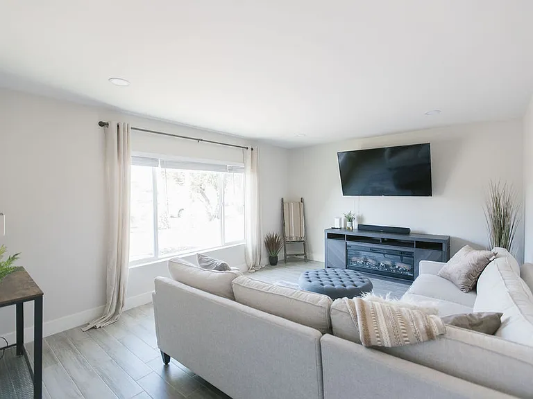 5221 E Nisbet Rd — Photo 4
