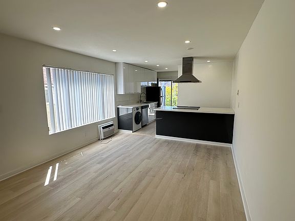 2nd image of 8223 Blackburn Ave APT 202