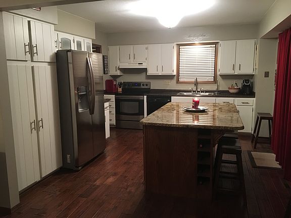 3rd image of 2251 N Longwood Cir