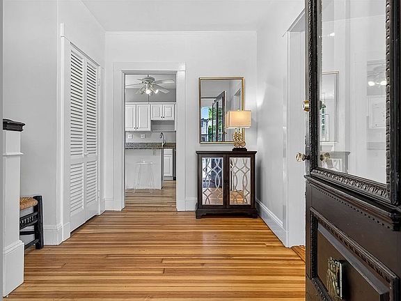 4th image of 39 Twitchell St