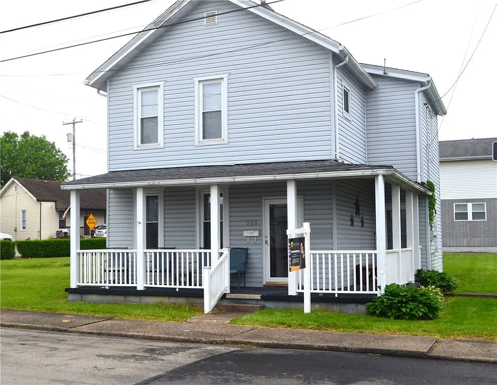 300 3rd Ave photo 1