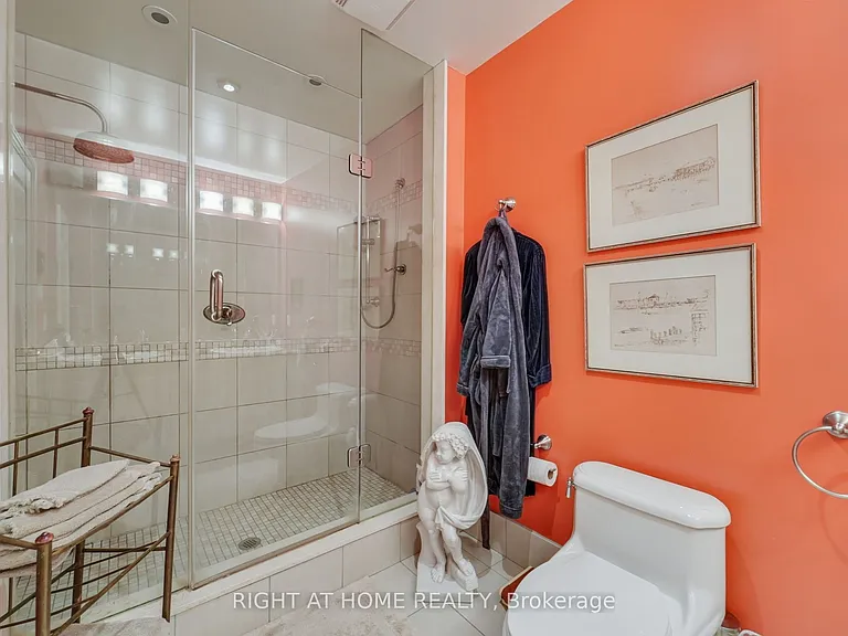 25 Clarendon Ave — Photo 35