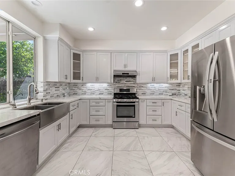 18808 Lull St — Photo 17