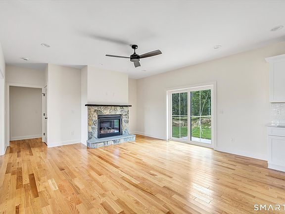 4th image of 20 Hunting Ridge Road