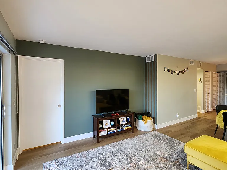 2228 N Cypress Bend Dr #307 — Photo 10