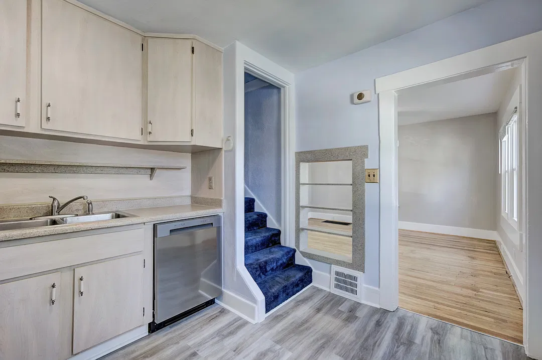 2 bed, 1098 sqft, $1,600 — Photo 3