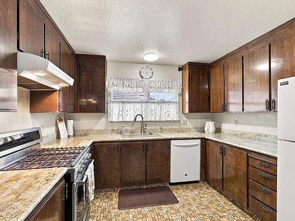 5th image of 3763 Hilltop Ct