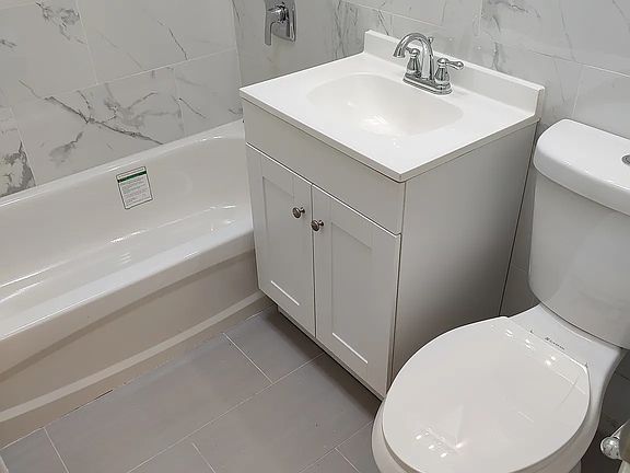 5th image of 252 Bay 19th St Floor 2