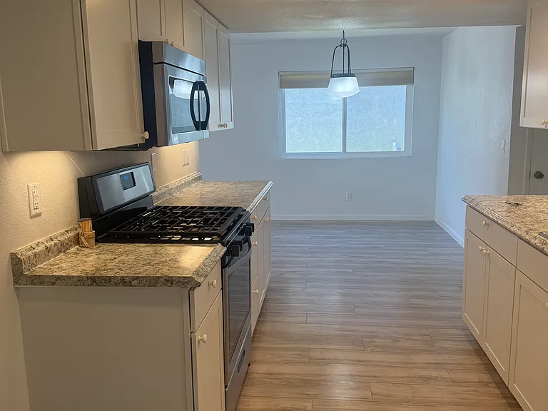 1820 Marigold Ln — Photo 7