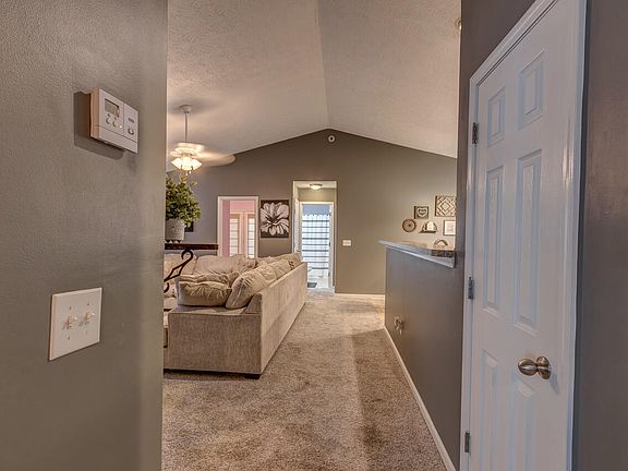 4th image of 2532 Rockaway Pl