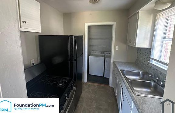 4th image of 125 Eastview Dr #1