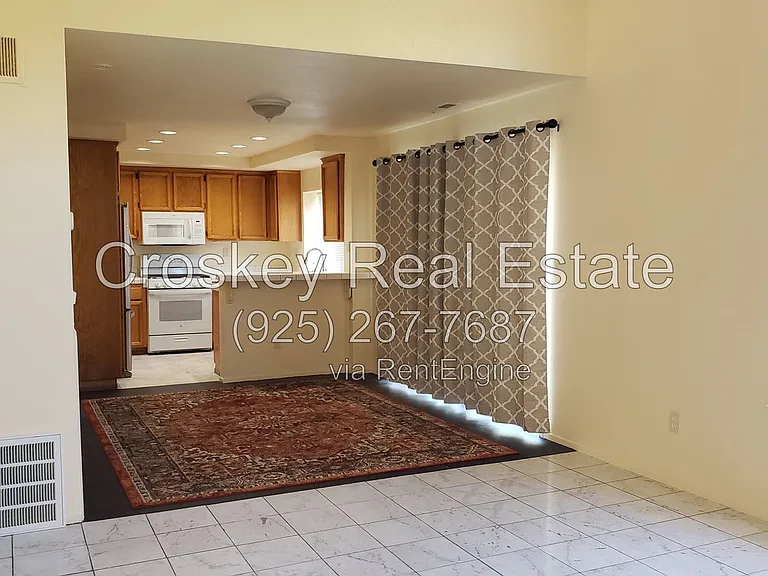 4717 Knollpark Cir — Photo 6