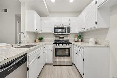 24109 Del Monte Dr #457 — Photo 7