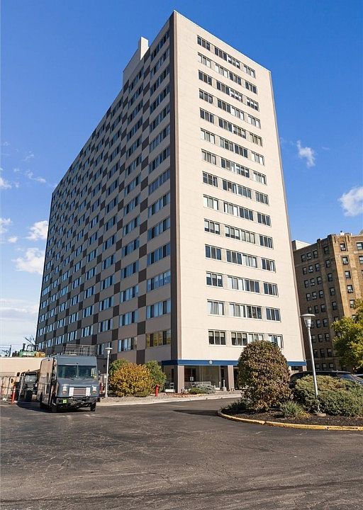 1st image of 12520 Edgewater Dr APT 410