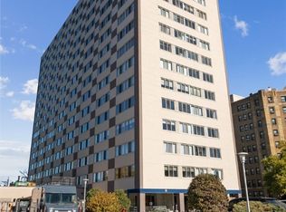 12520 Edgewater Dr APT 410, Lakewood, OH 44107