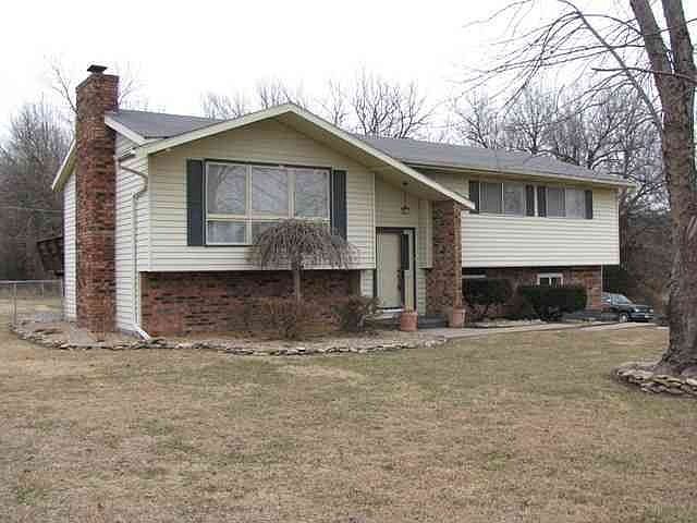 2nd image of 133 SE 125th Rd