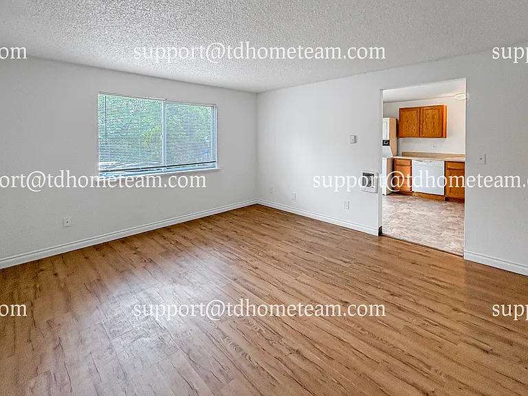 1509 E 38th St #2 — Photo 3
