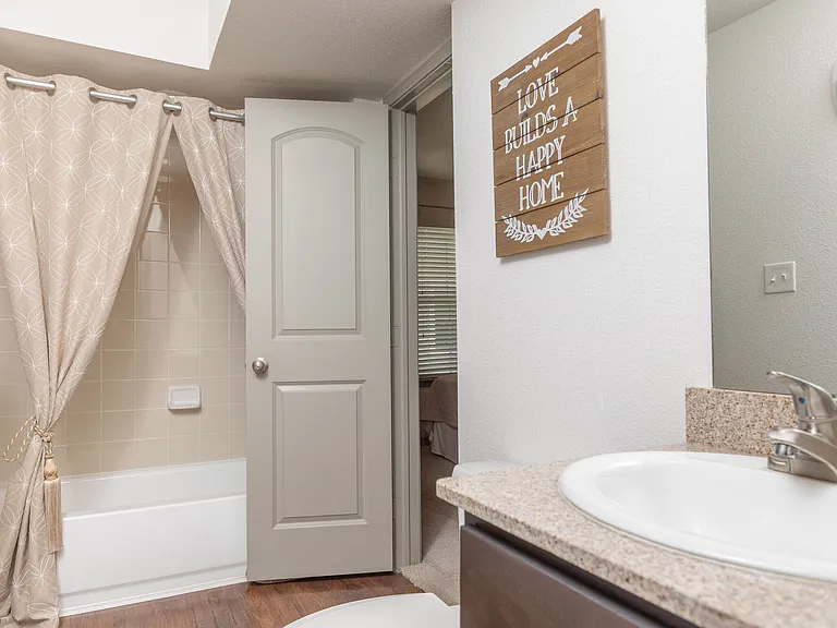Reserve at Garden Oaks — Photo 6