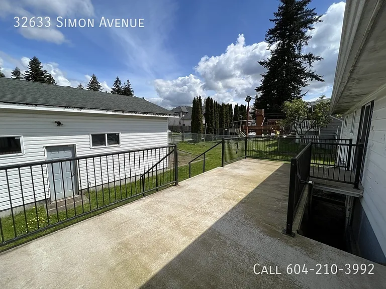 32633 Simon Ave — Photo 17