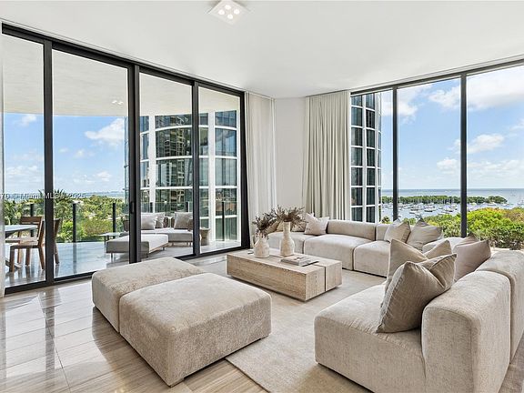2nd image of 2821 S Bayshore Dr Unit 7A