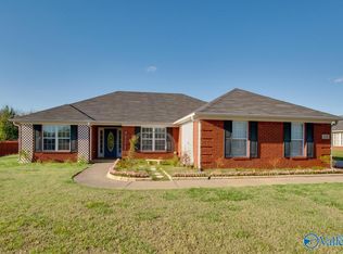 111 Thistledowns Dr, Toney, AL 35773