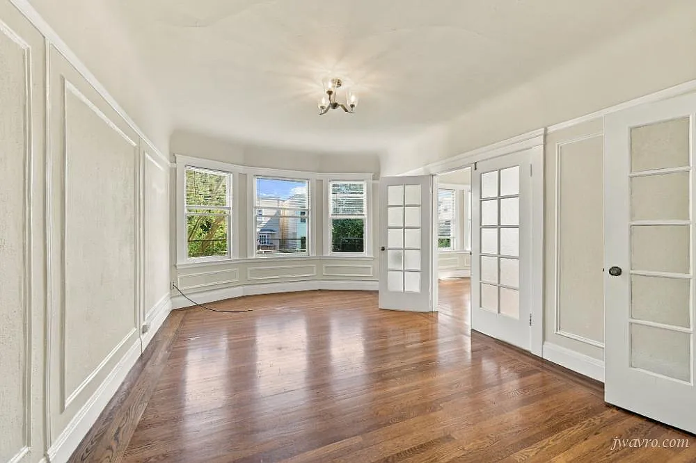 Quiet Bright Remodeled Large 1bd Apt Just off Lake Street! — Photo 1