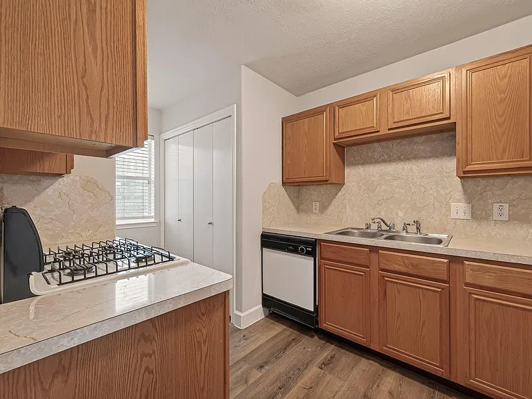 6739 Windy River Ln — Photo 10
