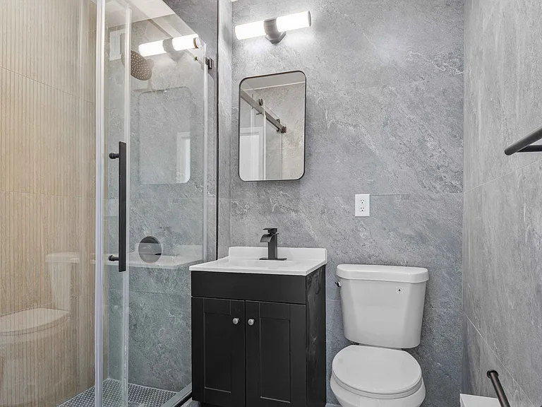 597 Grand Ave #2 — Photo 5