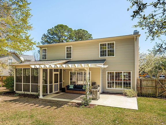 2nd image of 733 Ginglis Way