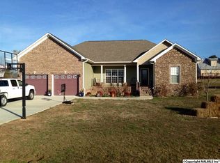 31 Steamboat Ln, Grant, AL 35747