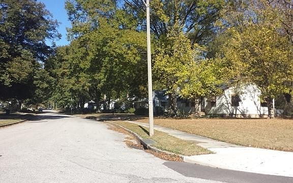3rd image of 950 Wrenwood St