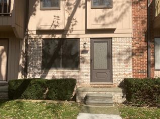 3112 Summers Rd, Keego Harbor, MI 48320