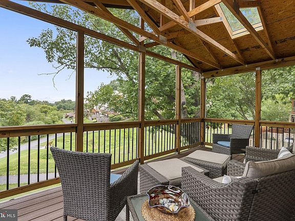 4th image of 7252 Dockside Ln