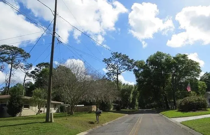 308 Violet Ln — Photo 10