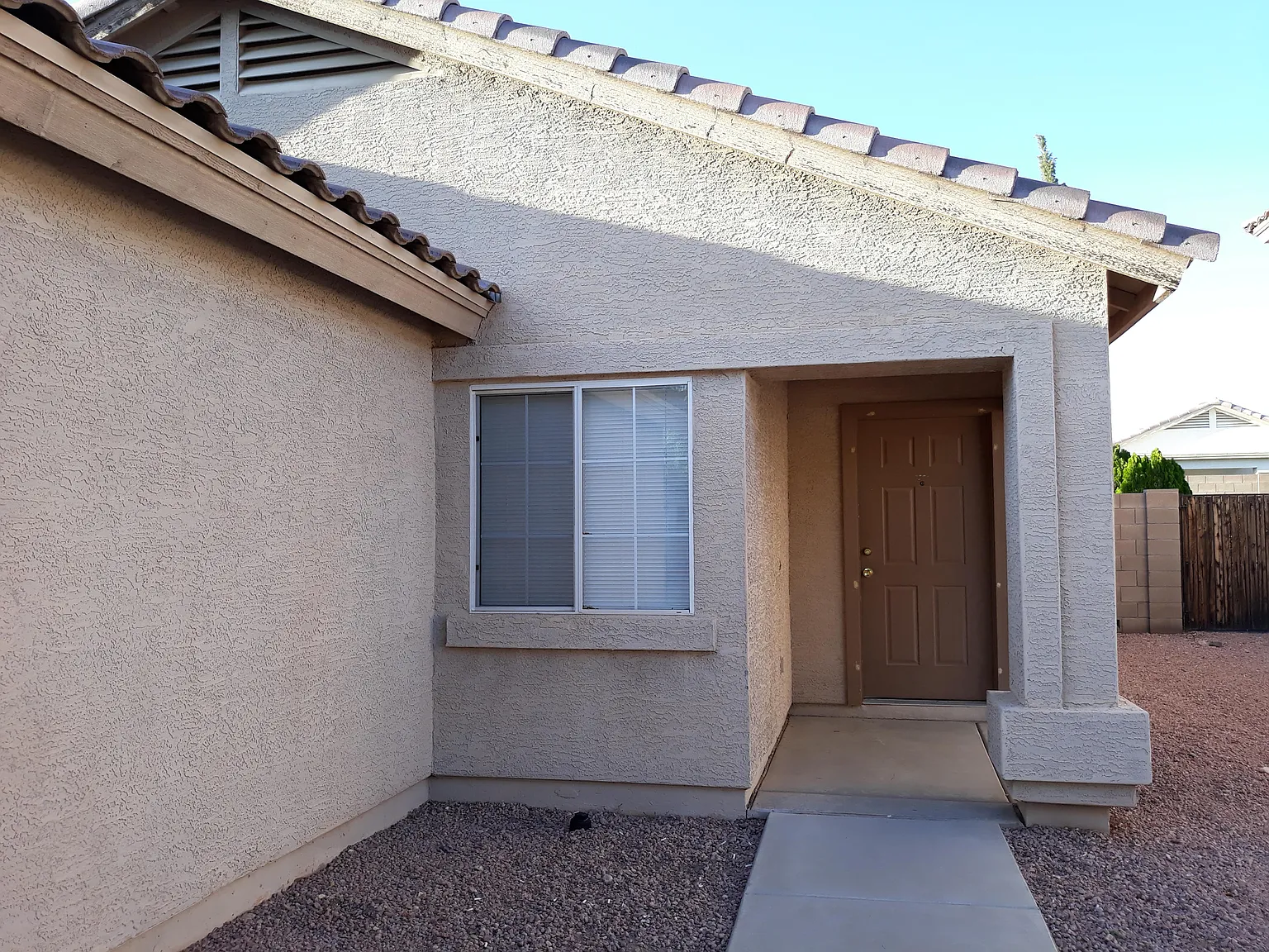 3 bed, 1090 sqft, $1,750 — Photo 2