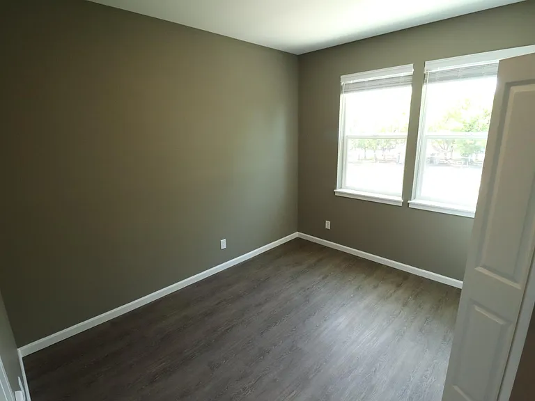 488 Strand Ave SE #200 — Photo 7