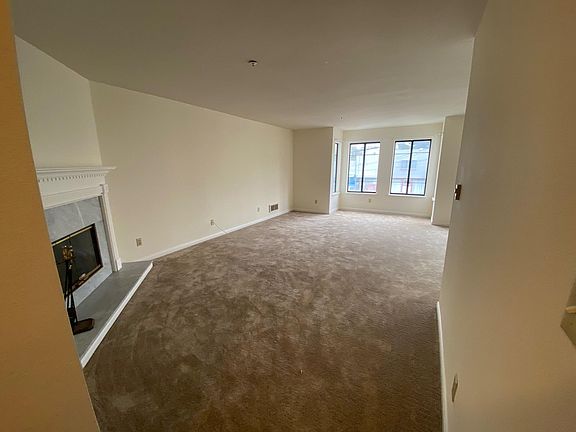 3rd image of 3131 Vicente St APT 102