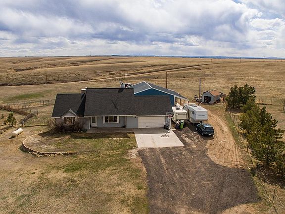 3rd image of 43374 Somerset Ct