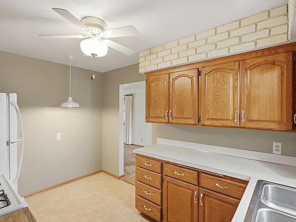 4th image of 4109 Cleveland St NE