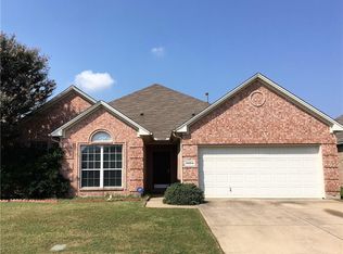 8004 Ranchvale Ln, Arlington, TX 76002