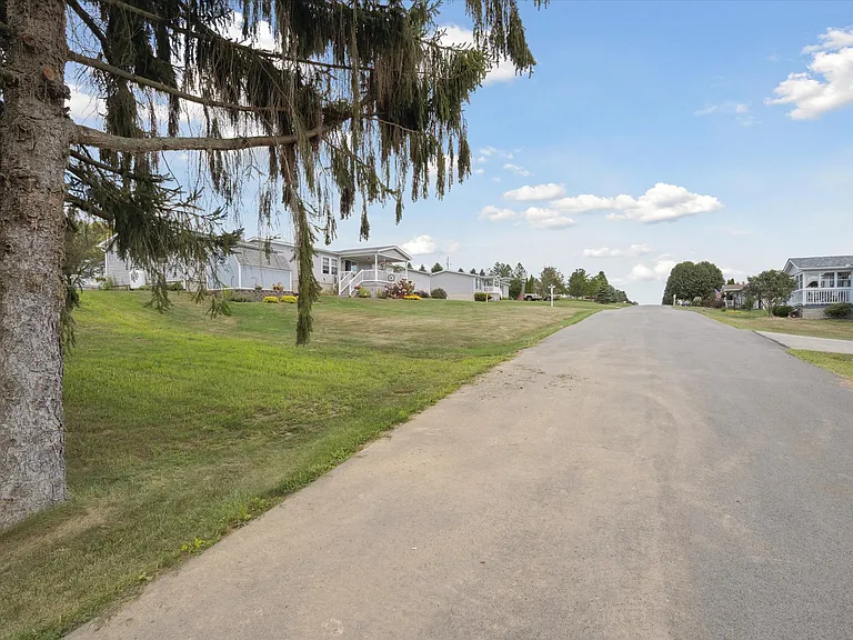 Sunny Acres — Photo 45