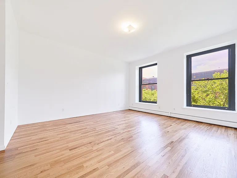 19 W 123rd St #2 — Photo 3
