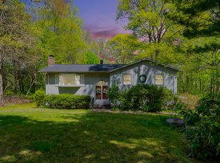 221 Chimney Sweep Hill Rd, Glastonbury, CT 06033