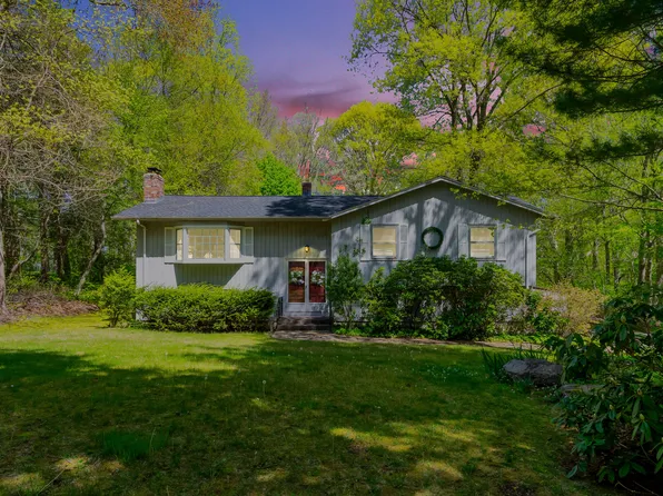 221 Chimney Sweep Hill Road, Glastonbury, CT 06033