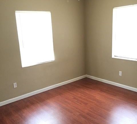 4th image of 1426 E Hancock Dr
