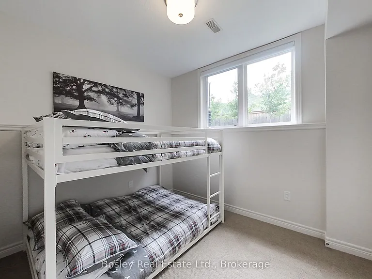 104 Delphi Ln — Photo 23