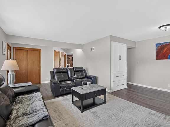 4th image of 7911 32nd AVENUE