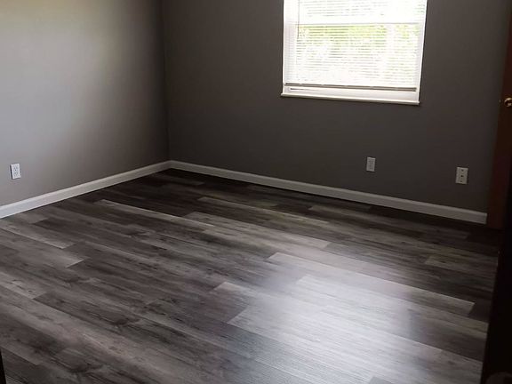 4th image of 311 Cedarview Ct
