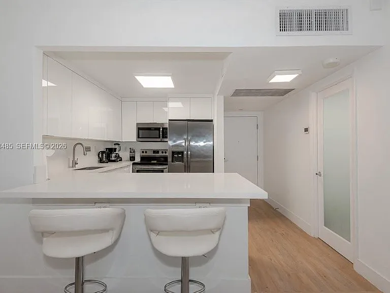 2301 Collins Ave #927 — Photo 23
