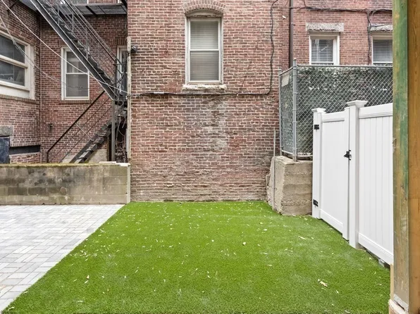 166 Salem St APT 2, Boston, MA 02113